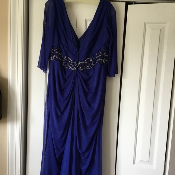 Gown - Picture 3 of 5